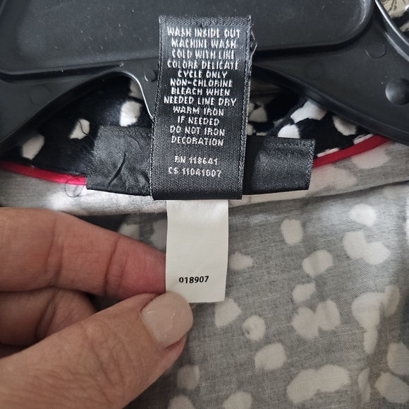 Lane Bryant Women’s Size 22 Black White Dot Print Blouse Stretch Button Shirt - Picture 10 of 12